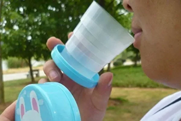 Pack of 2  Magic Glass for Kids, Folding Collapsible Magic Cup, Foldable Mug Glass for Travel, Outdoors, Hiking (Random Color) - Image 4