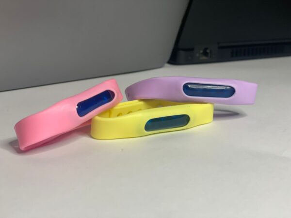 Mosquito killer band | Mosquito Repellent Bracelet | Plant Essential Oil Silicone | Anti-Mosquito Wristband Bugs Away, Suitable for Children and Adults (Random Color) - Image 4