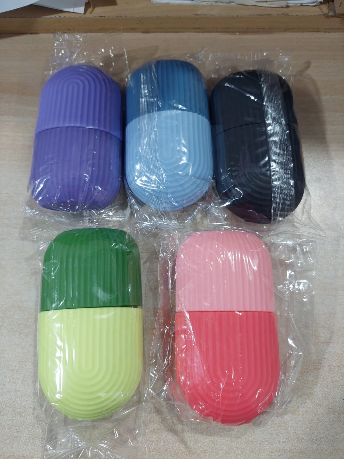 Reusable Facial Ice Roller for Face | Enhance Skin Glow Shrink &Tighten Pores with stopper premium Quality (random color) - Image 2