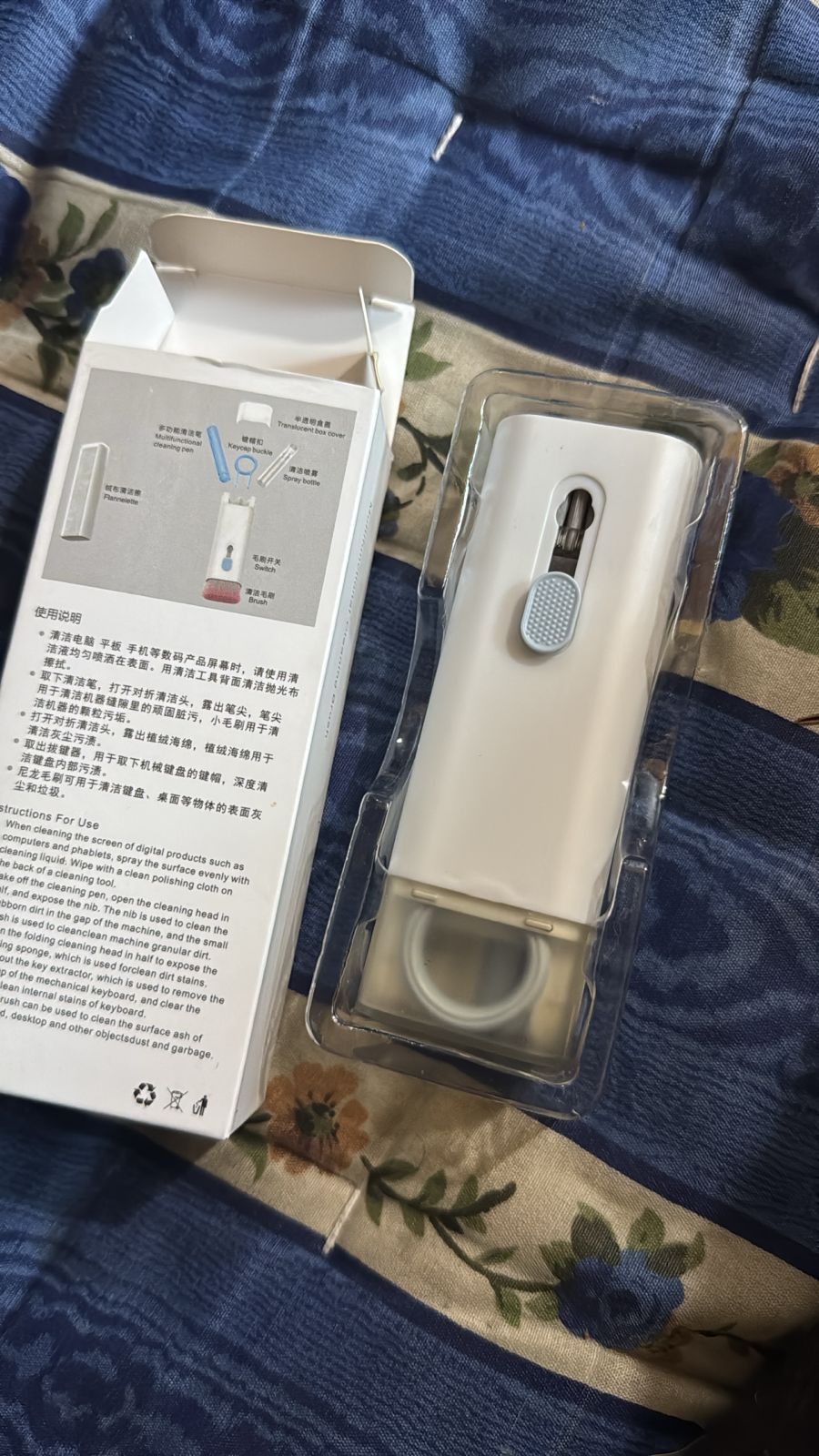 7 In 1 Kit Scalable Keyboard Cleaner Brush  multifunctional cleaning kit  Earphone Cleaning Pen Cleaner  keyboard cleaning kit(random color) - Image 3