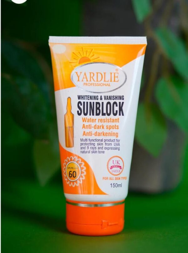 YARDLIE Professional - SPF - 60 WHITENING & VANISHING SUNBLOCK 150ml - Image 3