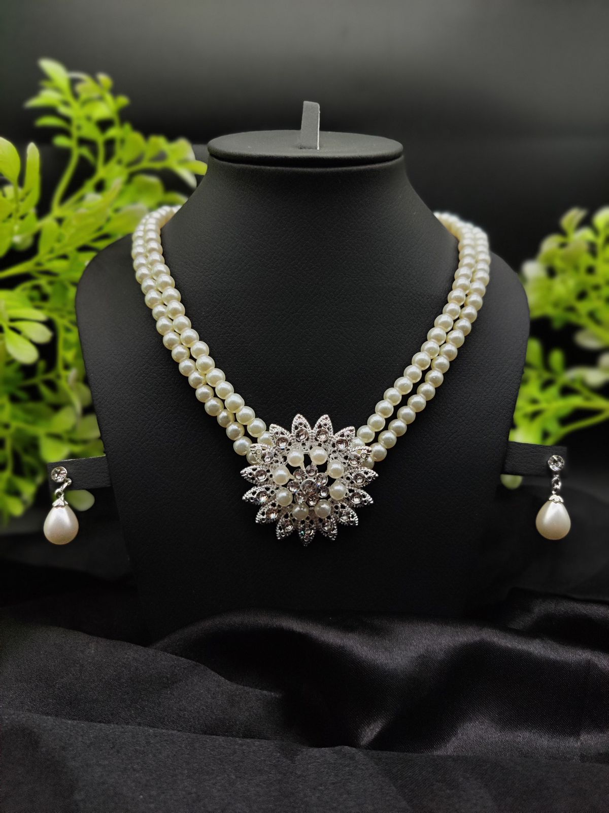 Imported Graceful Radiance Pearl Necklace Set with Exquisite Floral Pendant π | Artificial Jewellery For Girls & Women