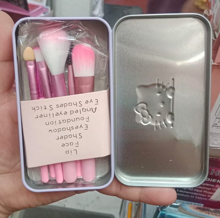 Pack of 7 Hello Kitty Makeup Brush Set | Makeup Foundation Powder Eye Shadow Brushes Set (Pink) - Image 2